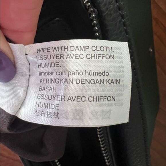 Valentino Orlandi Crossbody 🖤 vegan leather 🖤 adjustable strap 🖤 NWT - Picture 9 of 10